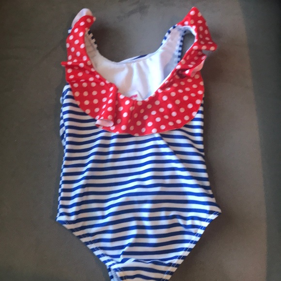 2T Minnie Mouse girls one piece swimsuit! - Picture 4 of 4